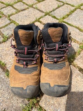 KEEN Kids Brown Leather Hiking Boots with Black Accents and Red-Trim Laces